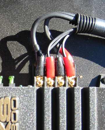 Amp speaker terminals